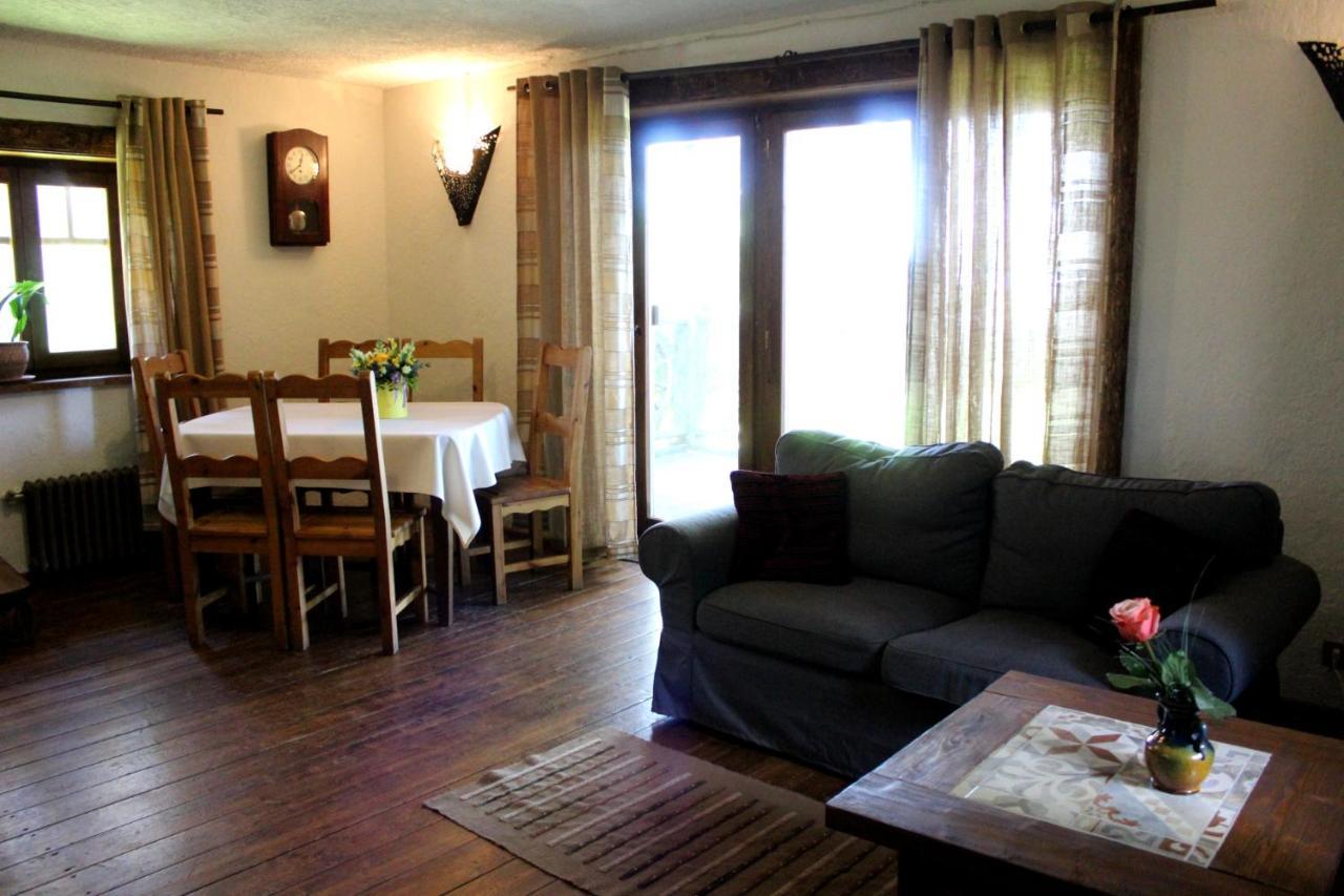 Gungas Hotel Ādaži Екстериор снимка