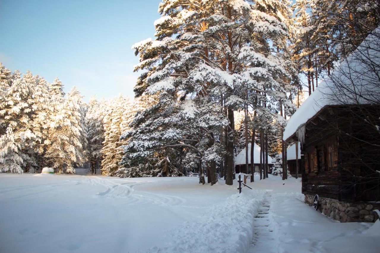 Gungas Hotel Ādaži Екстериор снимка